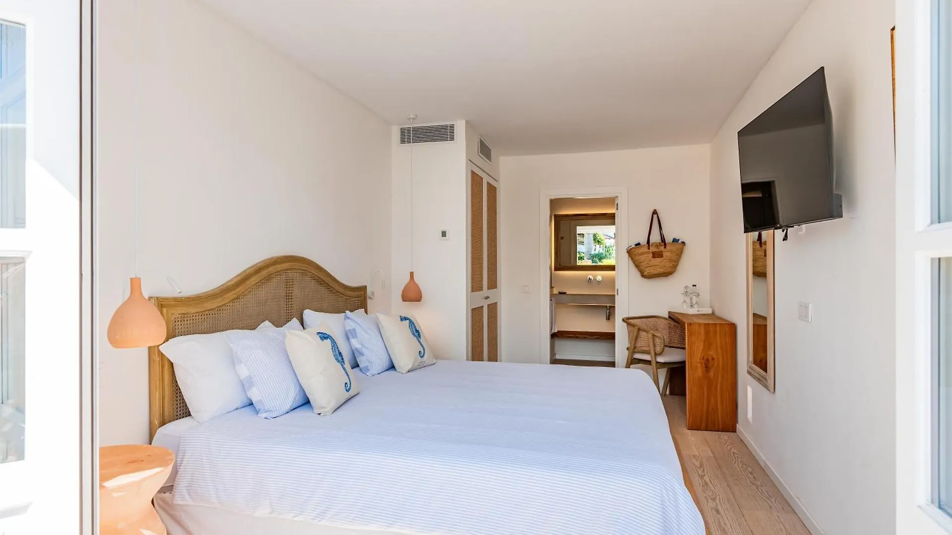 The Sea Club Bed and Breakfast Cala Ratjada  3*, Cala Ratjada (Mallorca)